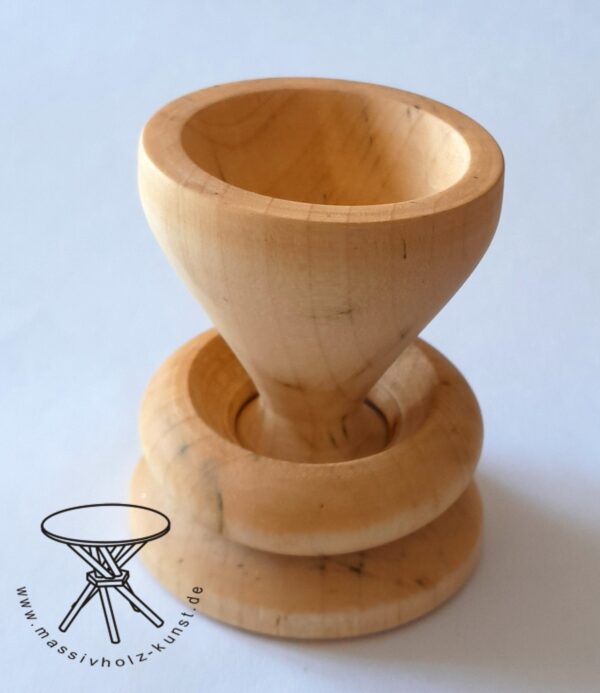 Eierbecher mit Ring aus Ahornholz / handgedrechselt