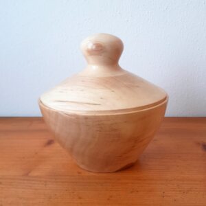 Wunderschöne Ahorn Dose mit Griff / handgedrechselt